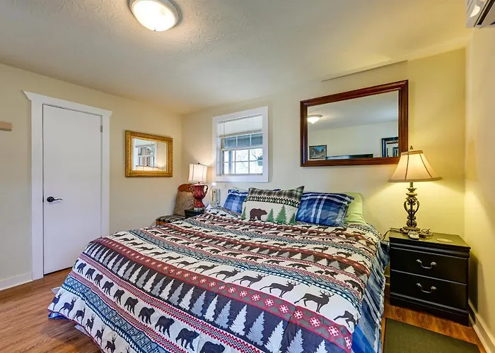 Whittier Vacation Rental Cabin Pets Welcome!
